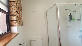 Gowrie Agapanthous - Hostel