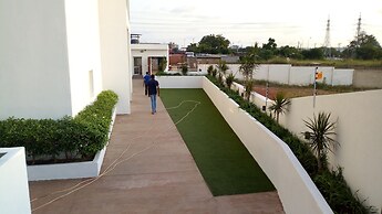 Luxury studio apartment at the Gallery