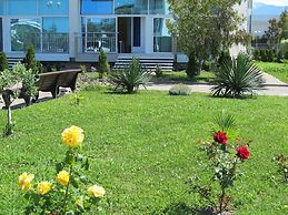 Apartment on Bulvar Nadezhd Apt 113