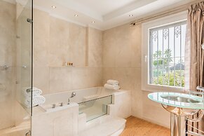 The Residence by Beach House Marbella