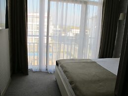 Apartment on Bulvar Nadezhd Apt. 305