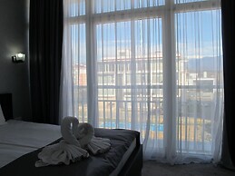 Apartment on Bulvar Nadezhd Apt. 306