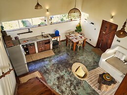 Pura Vida Tofo Beach House