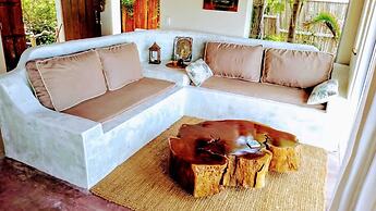 Pura Vida Tofo Beach House