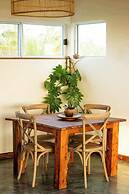 Pura Vida Tofo Beach House