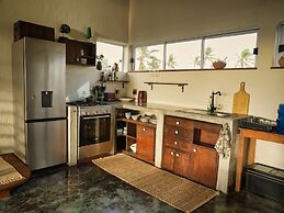 Pura Vida Tofo Beach House