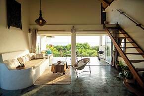 Pura Vida Tofo Beach House