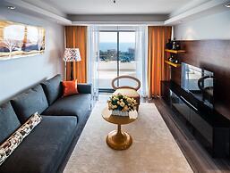 Elite Admiral Premium B811