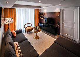 Elite Admiral Premium B811