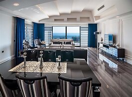 Elite Admiral Premium B811