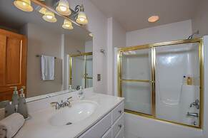 Bluebird Daze 4 Bedroom House