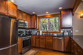 Trees, Breeze and Skis 3 Bedroom House