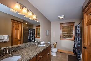 Trees, Breeze and Skis 3 Bedroom House