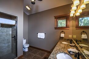 Trees, Breeze and Skis 3 Bedroom House