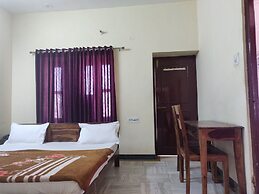 Hotel Leela Nikunj