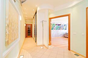 Feelathome on Lower Nevsky