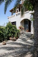 Alexandra Villa Stalos