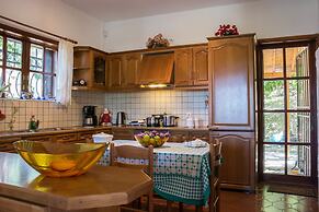 Alexandra Villa Stalos