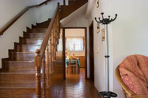 Alexandra Villa Stalos