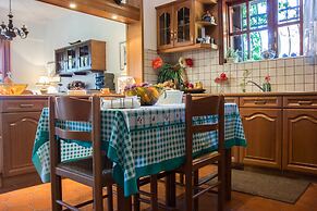 Alexandra Villa Stalos