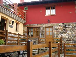 Apartamentos Rurales La Portiella