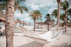 Blue Holbox Beach Front