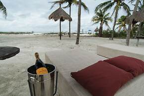 Blue Holbox Beach Front