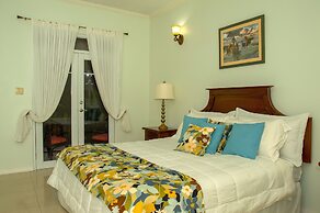 3 bdrm Town House at Runaway Bay