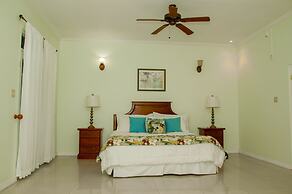 3 bdrm Town House at Runaway Bay