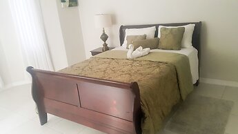 2 Bdrm Apartment at Runaway Bay