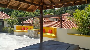 2 Bdrm Apartment at Runaway Bay