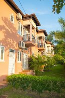 2 Bed Apt with Balcony at Runaway Bay