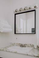 The Bayview Motel - Fort Frances, ON - Lakeside Motel