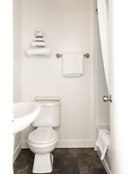 The Bayview Motel - Fort Frances, ON - Lakeside Motel