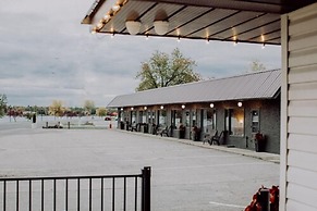 The Bayview Motel - Fort Frances, ON - Lakeside Motel