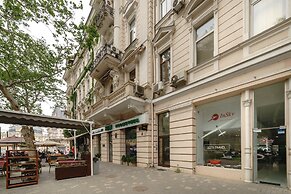 Art Suites on Deribasovskaya 10
