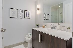 QuickStay - Beautiful Toronto Condo, City Views