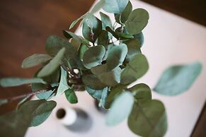 QuickStay - Beautiful Toronto Condo, City Views