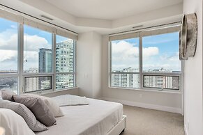 QuickStay - Beautiful Toronto Condo, City Views