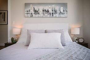 QuickStay - Beautiful Toronto Condo, City Views