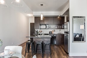 QuickStay - Beautiful Toronto Condo, City Views