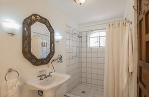 Casa Romance Escondido