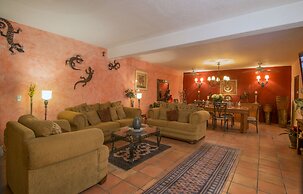 Casa Romance Escondido