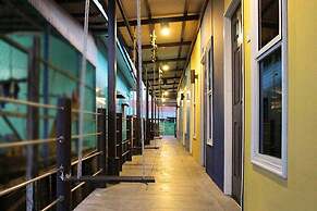 Sea Lion Pulau Ketam Bungalow Homestay