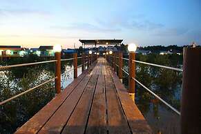 Sea Lion Pulau Ketam Bungalow Homestay