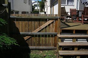 Charming, Private 3-Bedroom Cottage By The Bay