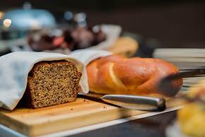 Crowne Plaza Dar es Salaam by IHG