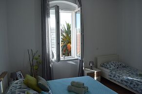 Optimist Makarska Town Center