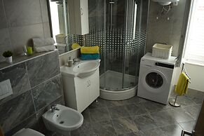 Optimist Makarska Town Center