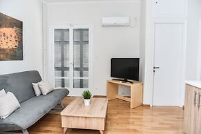 Warm Apartment at Exarchia 1 bed 2 pers